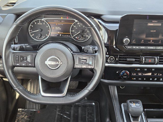 Used 2022 Nissan Pathfinder SV AWD/4WD image 24