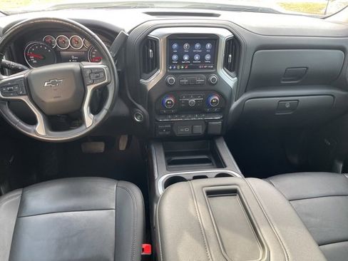 Used 2021 Chevrolet Silverado 1500 LT Trail Boss w/ Convenience Package II image 3