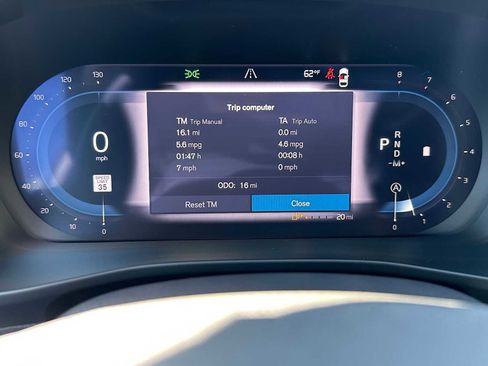 New 2025 Volvo XC40 B5 Ultra w/ Climate Package image 24