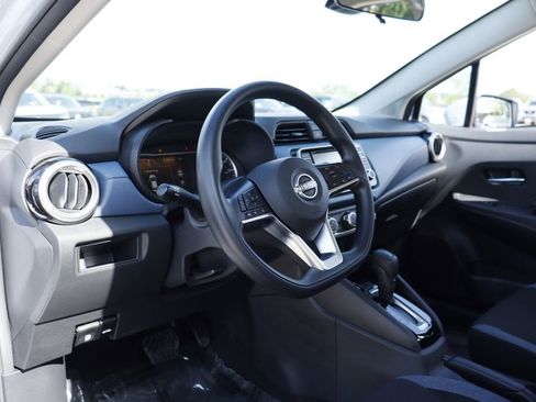 Used 2025 Nissan Versa SV FWD image 8