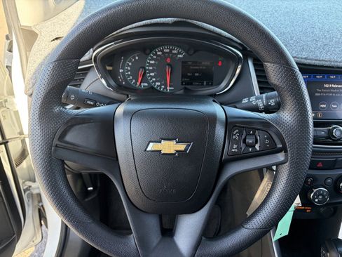 Certified 2022 Chevrolet Trax LS AWD/4WD image 24