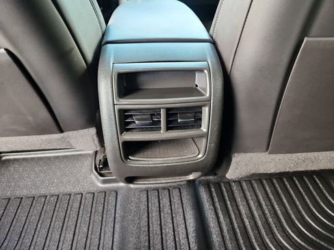 Certified 2021 Cadillac XT5 Premium Luxury FWD image 12