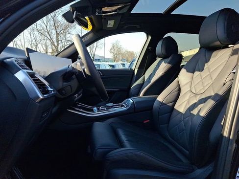 Used 2024 BMW X5 xDrive40i w/ M Sport Package image 13