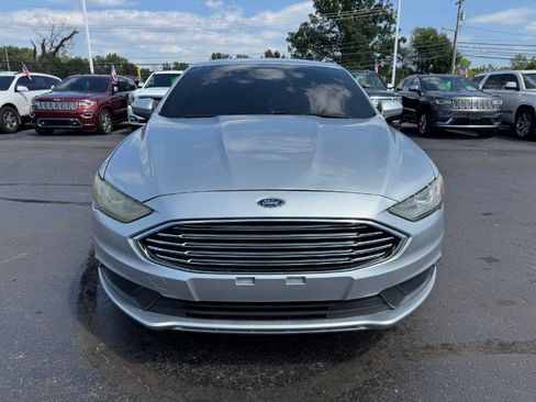 Used 2018 Ford Fusion SE FWD image 8