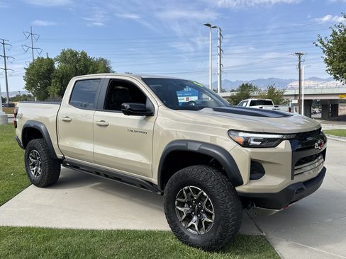 Used 2024 Chevrolet Colorado ZR2 w/ Technology Package AWD/4WD image 7