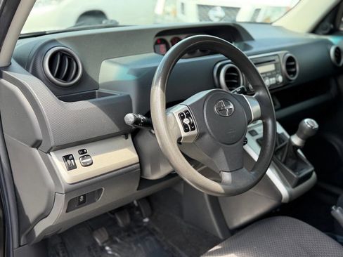 Used 2009 Scion xB FWD image 38