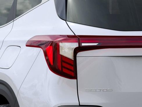 New 2026 Kia Seltos EX FWD image 11