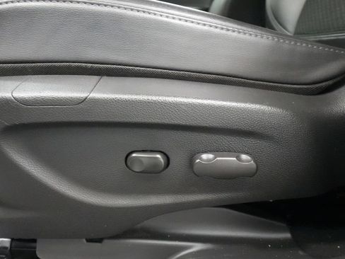 Used 2022 Buick Encore Preferred AWD/4WD image 17