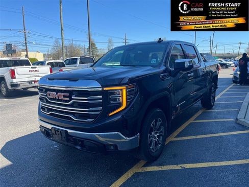 Used 2025 GMC Sierra 1500 SLT image 3