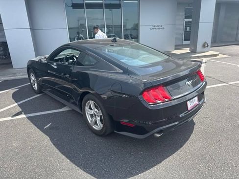 Used 2022 Ford Mustang Coupe RWD image 4
