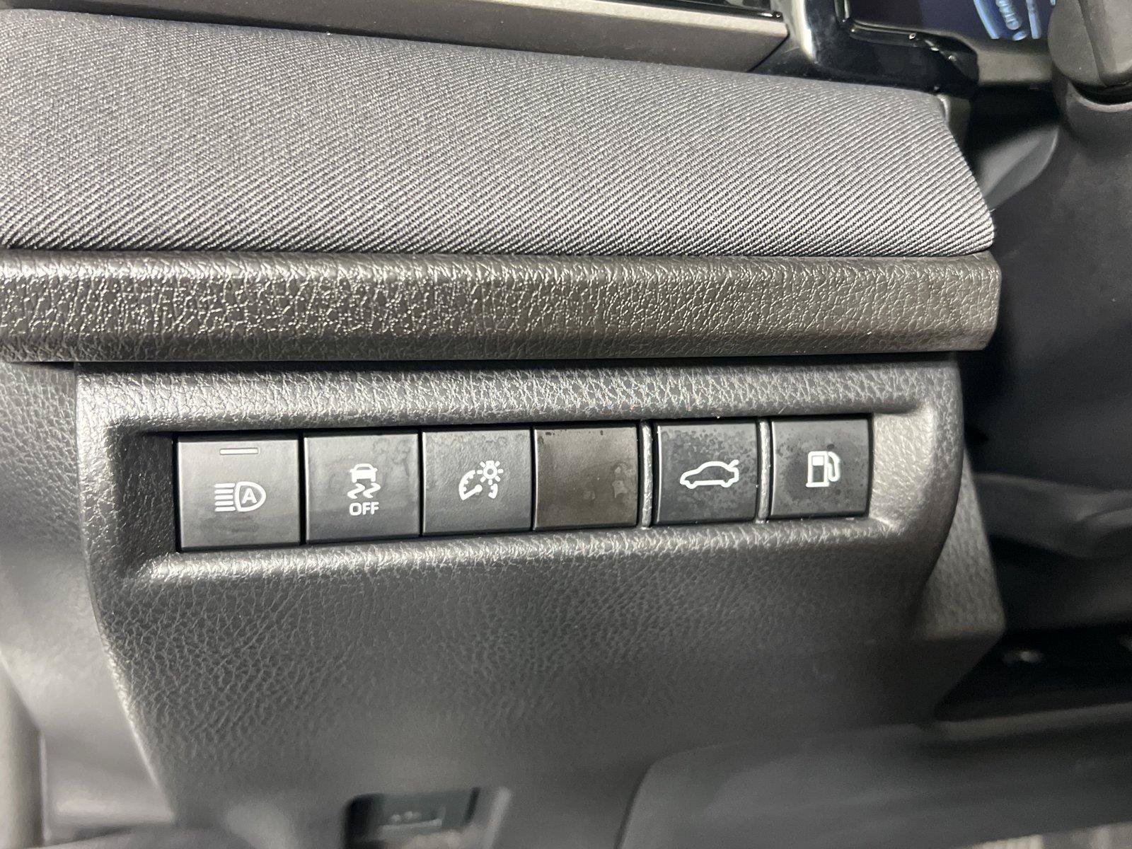 Used 2025 Toyota Camry LE FWD image 29