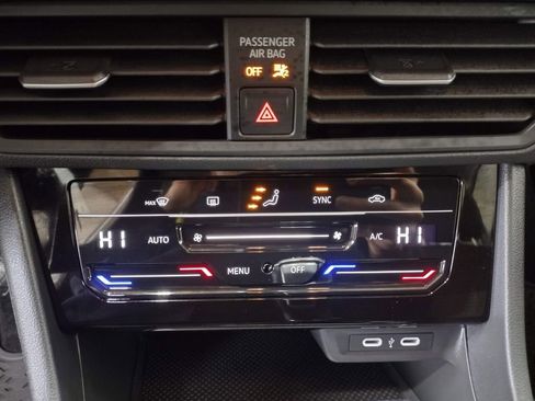 Used 2025 Volkswagen Jetta S image 27