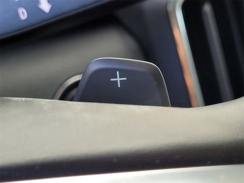 Used 2025 GMC Acadia Elevation image 26