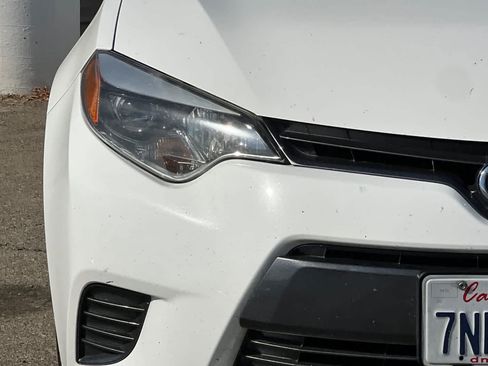 Used 2015 Toyota Corolla LE FWD image 17