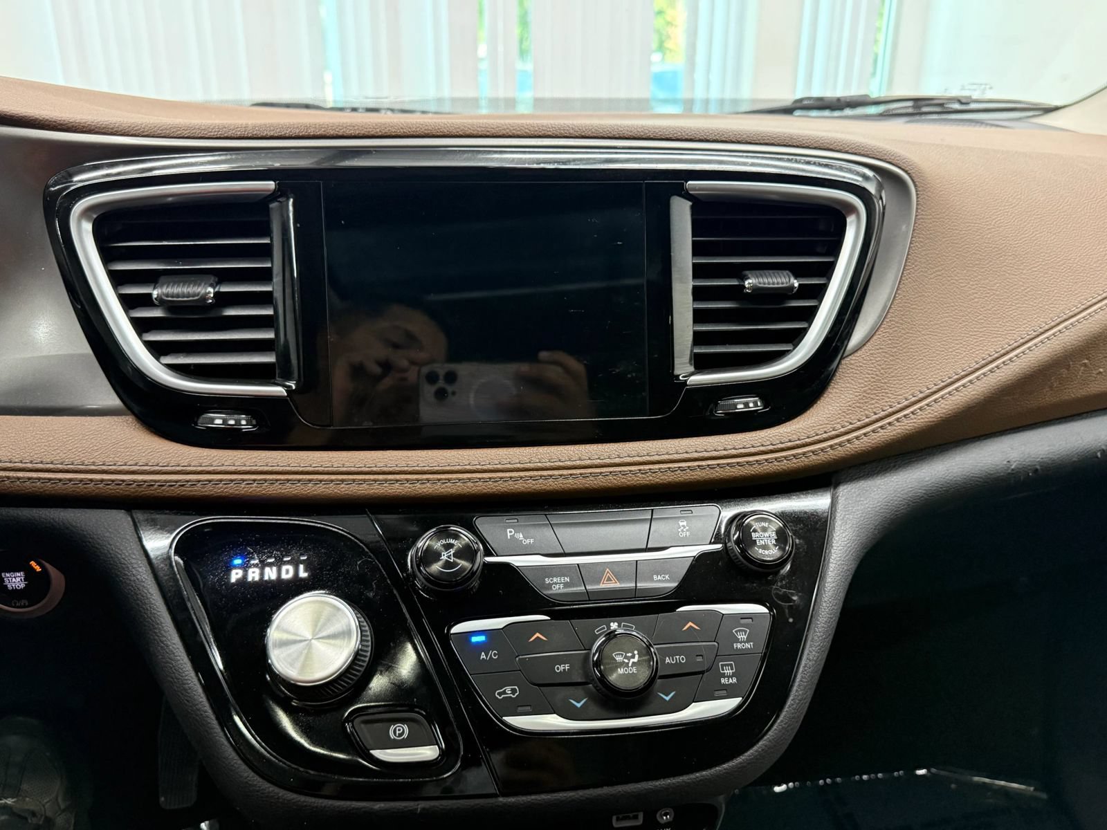 Used 2017 Chrysler Pacifica Limited FWD image 31