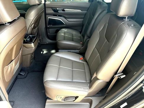 Used 2022 Kia Telluride SX w/ Towing Package FWD image 23