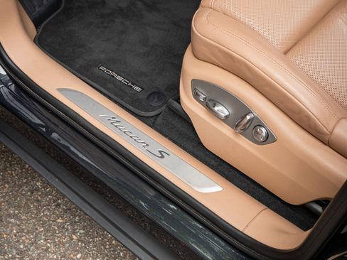 Used 2024 Porsche Macan S image 28