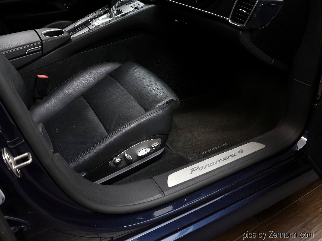 Used 2012 Porsche Panamera 4 image 35