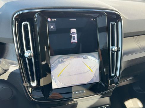 Certified 2023 Volvo XC40 Recharge Ultimate image 31