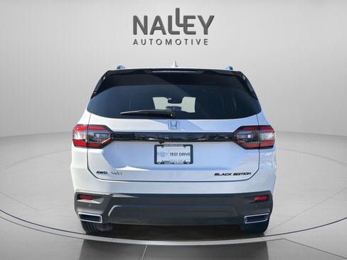 Certified 2025 Honda Pilot Black Edition image 5