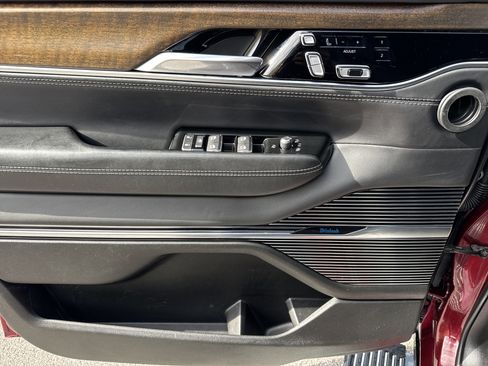 Used 2022 Jeep Grand Wagoneer Series I w/ Flexible Seating Group image 14