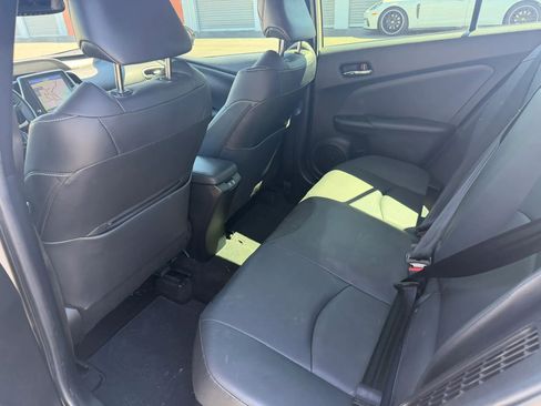 Used 2020 Toyota Prius Prime Limited image 8