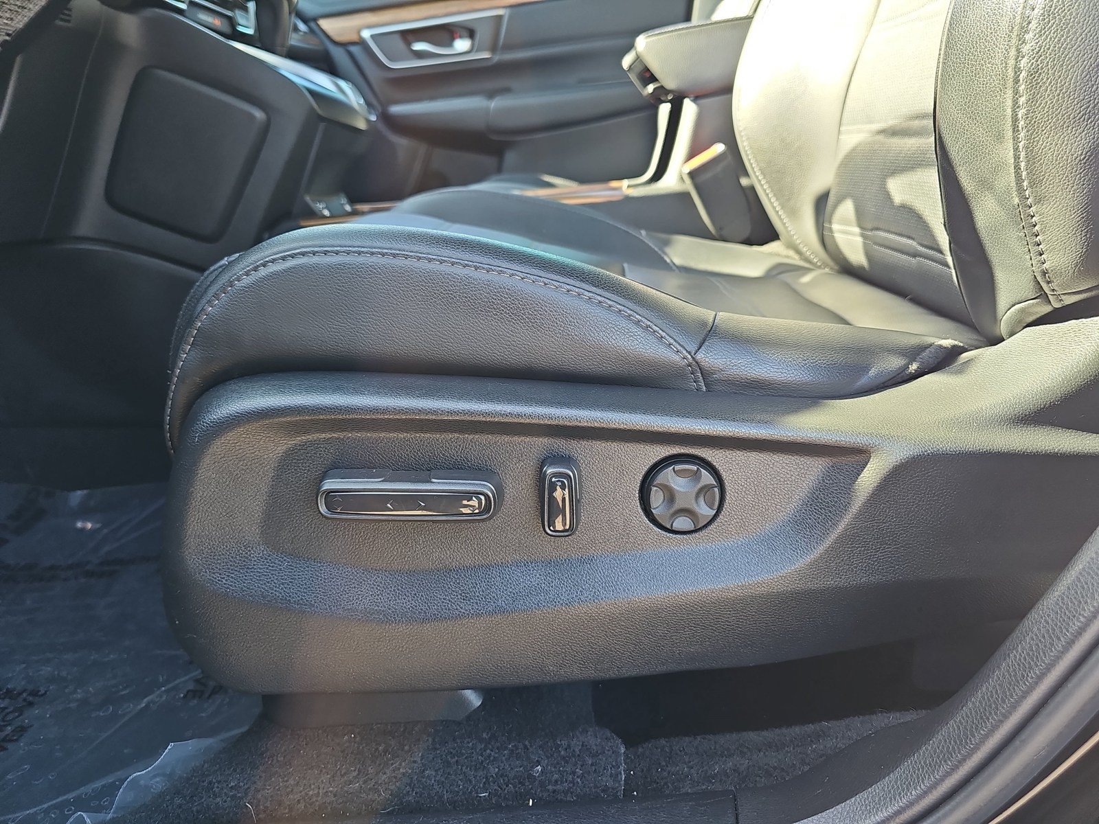 Used 2020 Honda CR-V Touring image 25