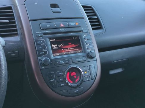 Used 2012 Kia Soul ! w/ Red Rock Special Edition Pkg image 28
