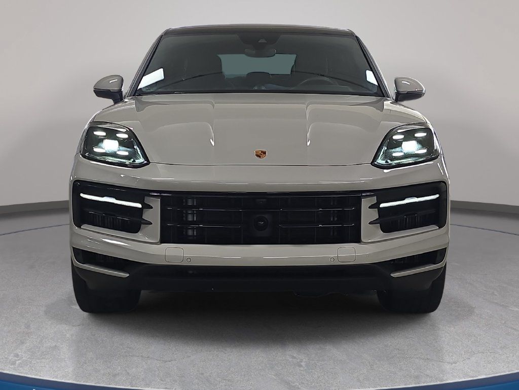 Used 2024 Porsche Cayenne Coupe AWD/4WD image 3