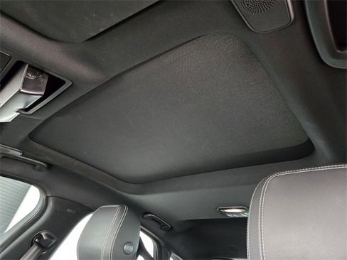 Certified 2024 Jaguar XF R-Dynamic SE image 11