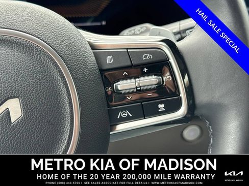 Used 2026 Kia Carnival EX FWD image 21