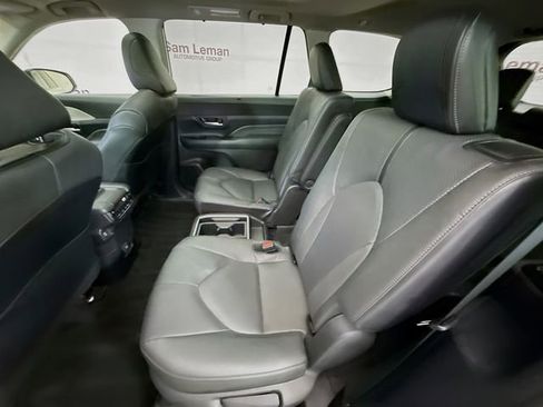 Used 2024 Toyota Grand Highlander AWD image 25