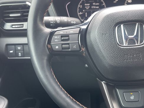 Certified 2024 Honda Pilot TrailSport image 18