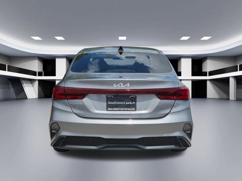 Certified 2024 Kia Forte LXS FWD image 5