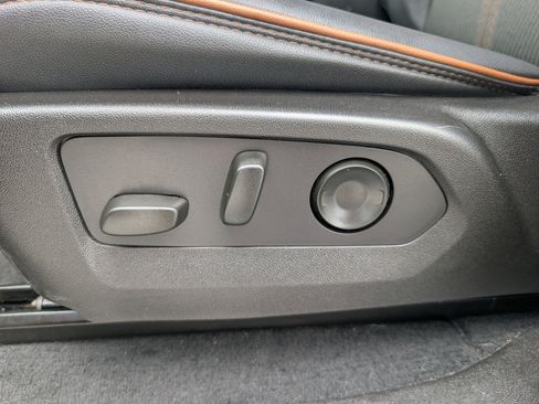 Used 2024 GMC Canyon AT4 image 15