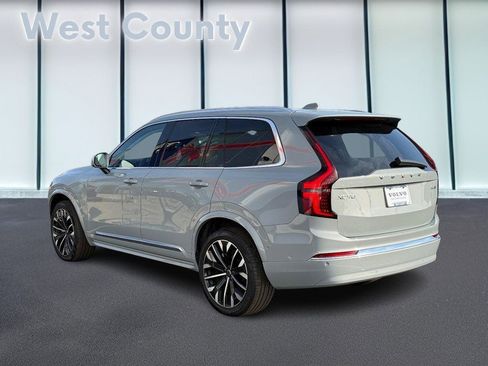 Used 2025 Volvo XC90 B6 Plus image 7