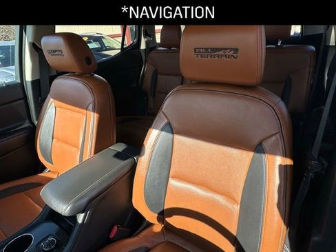 Used 2017 GMC Acadia SLT image 2