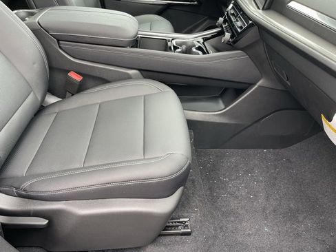 New 2026 Chevrolet Traverse LT w/ Sun and Wheel Package image 13