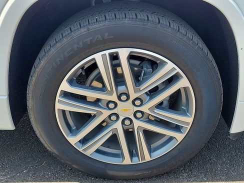 Used 2023 Chevrolet Traverse High Country FWD image 7