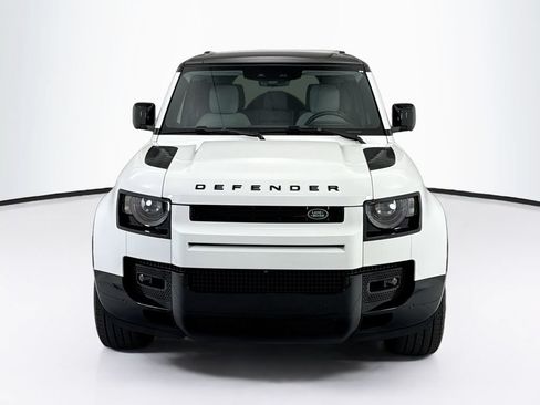 Used 2025 Land Rover Defender 110 X-Dynamic SE AWD/4WD image 2