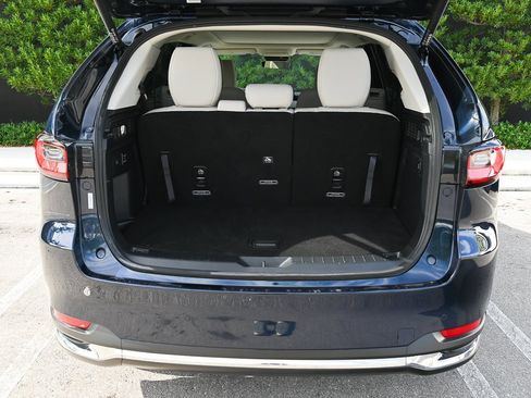 Used 2024 MAZDA CX-90 Plug-In Hybrid w/ Premium Pkg image 8