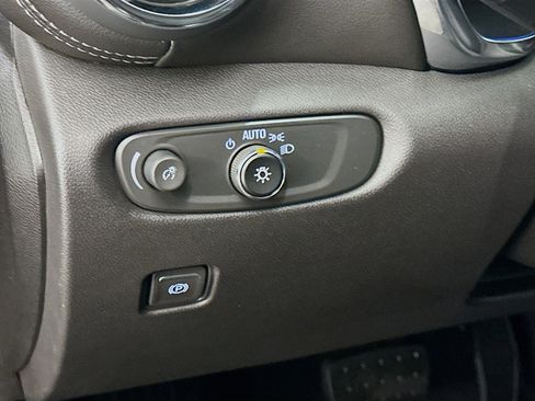 Used 2025 Chevrolet Blazer LT image 17