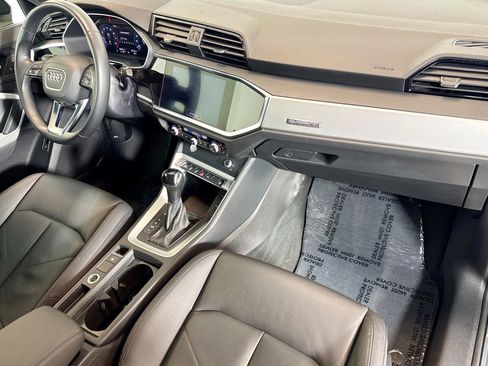 Used 2020 Audi Q3 2.0T Premium w/ Convenience Package image 27