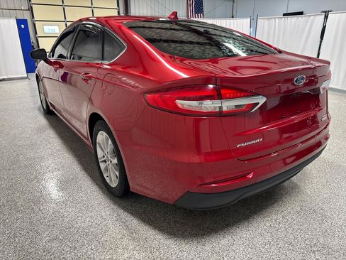 Used 2020 Ford Fusion SE FWD image 5