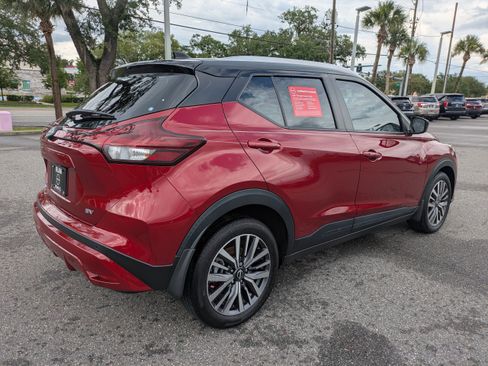 Certified 2024 Nissan Kicks SV FWD image 4