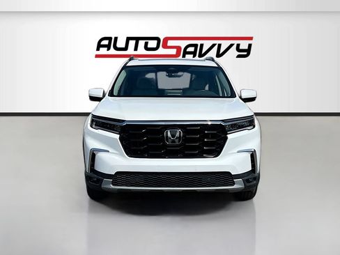 Used 2024 Honda Pilot Touring image 2