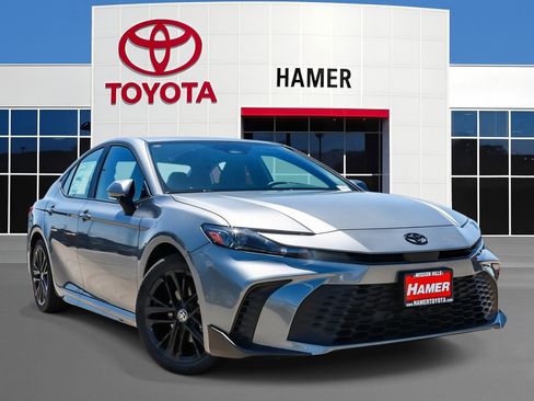 New 2026 Toyota Camry SE FWD image 1