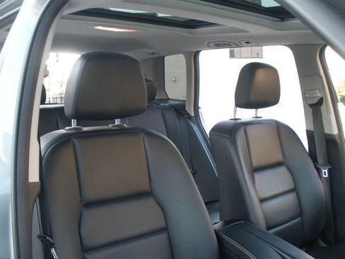 Used 2015 Mercedes-Benz GLK 350 4MATIC image 33