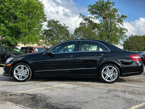 Used 2010 Mercedes-Benz E 550 Sedan w/ Premium 2 Pkg image 3