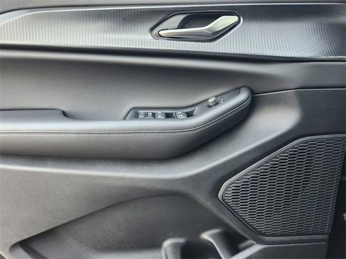 New 2025 Jeep Grand Cherokee L Altitude image 16